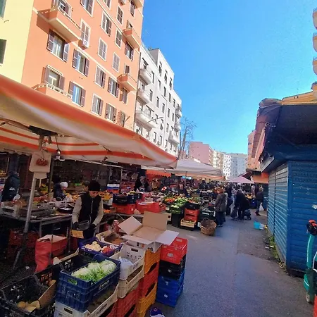 アパート Casa Del Vinile ローマ